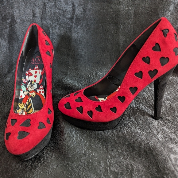 Disney Alice In Wonderland Queen Of Hearts Red Heels - Picture 2 of 7